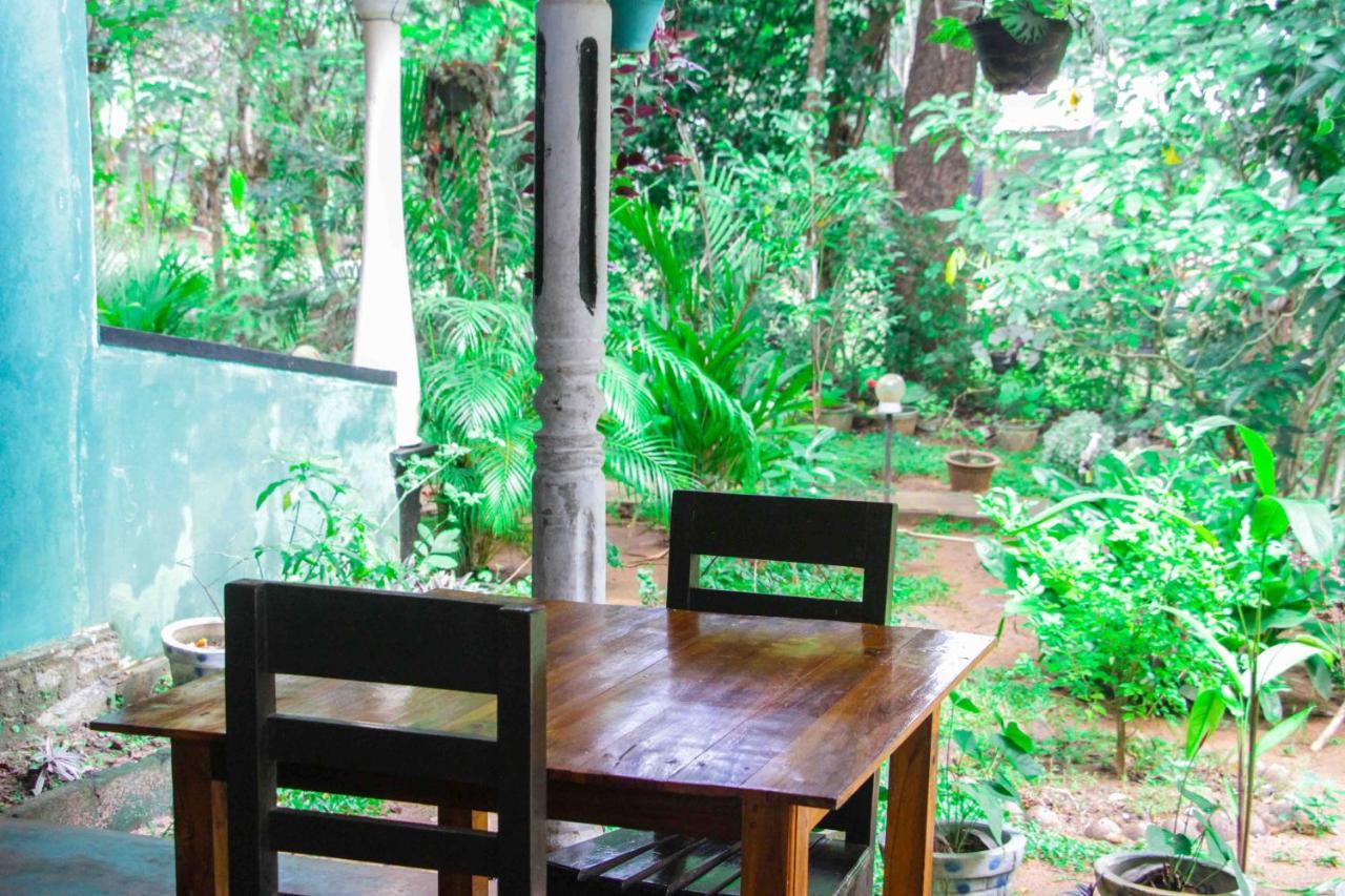 Manju Homestay Sigiriya Ngoại thất bức ảnh