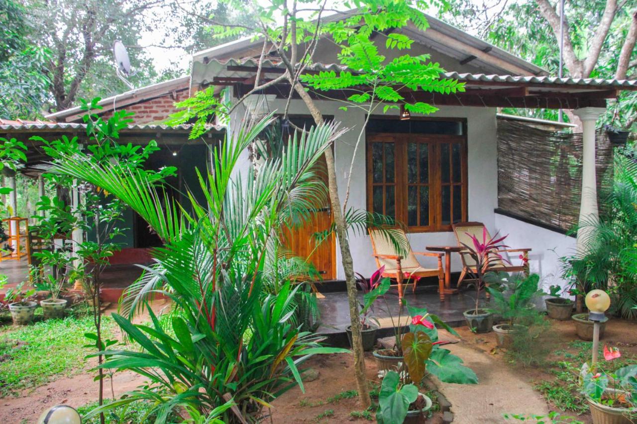 Manju Homestay Sigiriya Ngoại thất bức ảnh